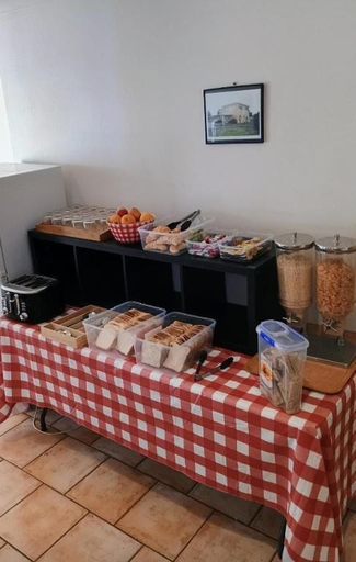 Food & Drinks, Across Country Motor Inn Dubbo, Dubbo - Pt A
