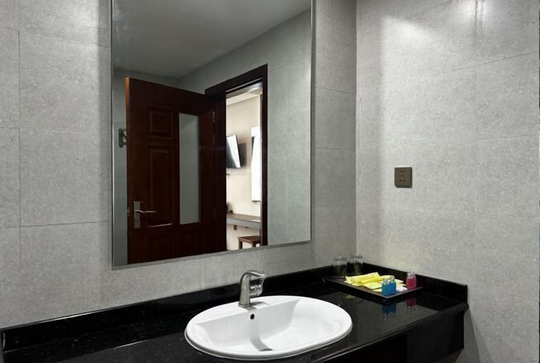 Bathroom 4, GOLDEN ARROW HOTEL, Yangon