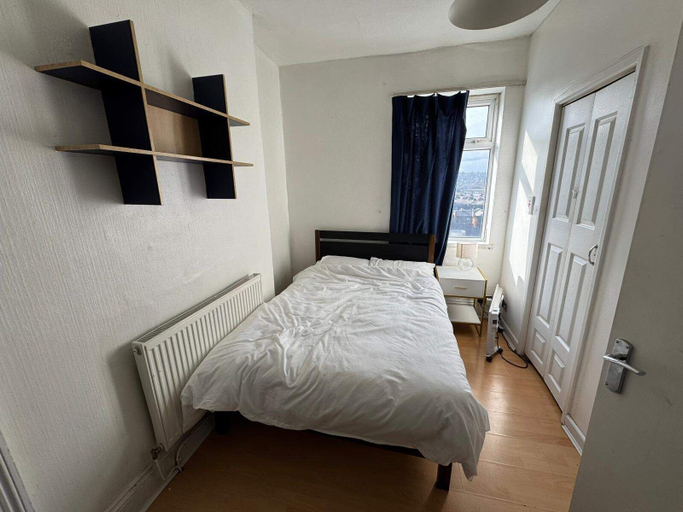 Bedroom 2, Newport Cozy Apartment Retreat, Newport