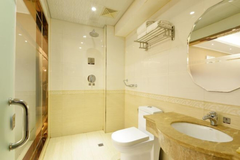 Bathroom 2, Wanhao Hotel, Suihua