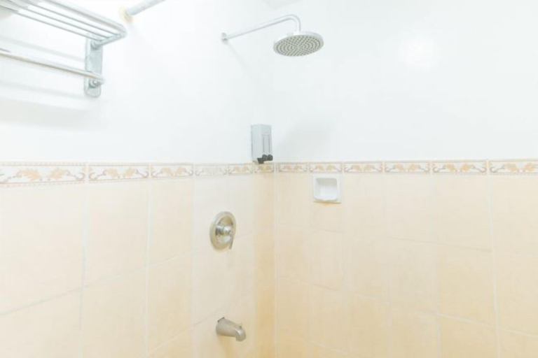 Bathroom 5, Comfy Inn Manila Kalaw by RedDoorz, Manila City