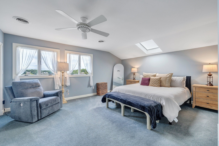 Room 2, Private Lakefront Oasis - 5 Bedroom, Private Dock, & Firepit, Bedford