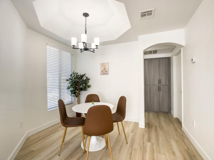 Others 4, CozySuites at Kierland Commons, Maricopa
