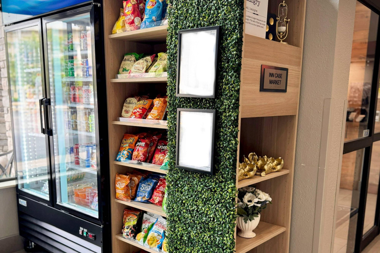 Food & Drinks 5, Country Inn & Suites by Radisson, Appleton Airport - Fox River Mall Area, Outagamie