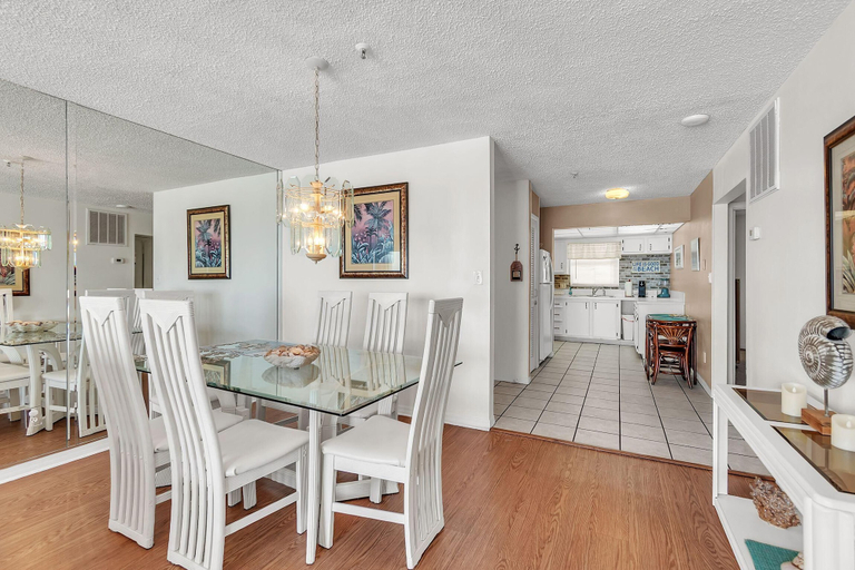 Dining 3, Sea Breeze 704, Pinellas
