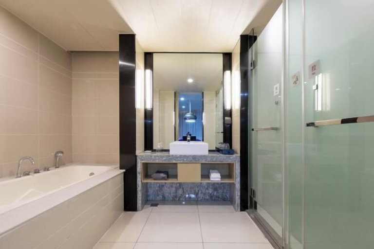 Bathroom 4, Jinhua Tian Hotel, Xiaogan