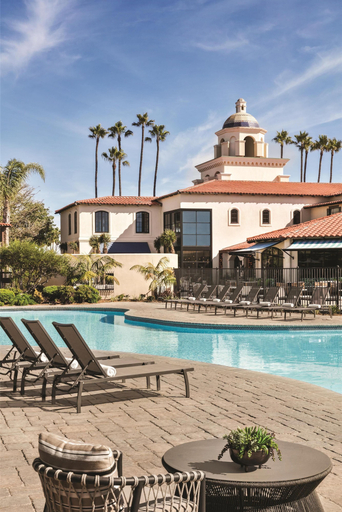 Sport & Beauty 2, Zachari Dunes on Mandalay Beach, Curio Collection by Hilton, Ventura