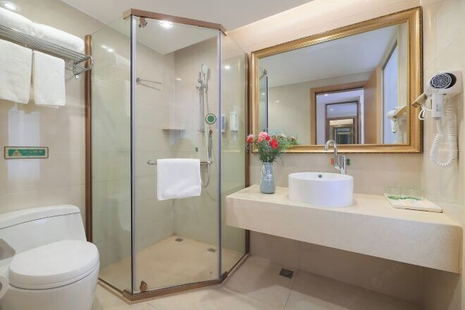 Bathroom 4, Vienna 3 Best Hotel (Changsha Wangcheng Economic Development Zone), Changsha