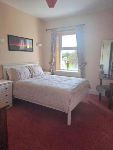 Bedroom 2, Teach Hudi Beag, Bar & Accommodation Bunbeg