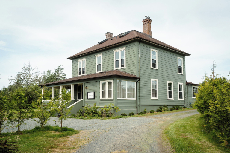Exterior & Views 2, Woodside Farm Country Inn, Capital