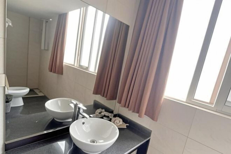 Bathroom 3, Guangzhou New Modern Hotel (Shiling lisha squar), Guangzhou