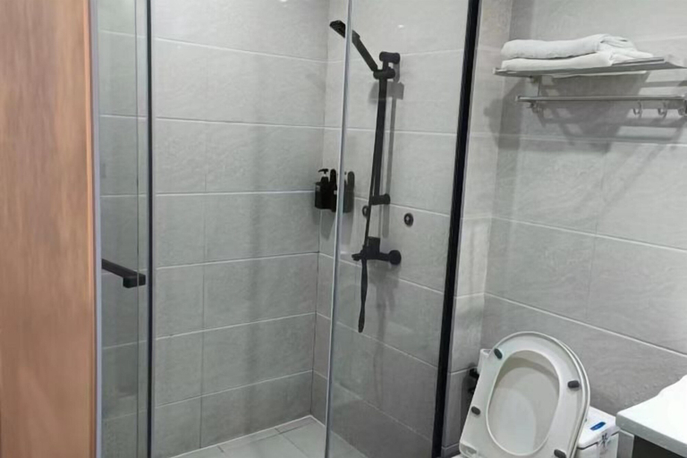 Bathroom, Longding Business Hotel, Nanchang