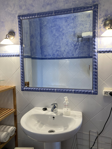 Bathroom 4, Posada Las Torres, Cantabria