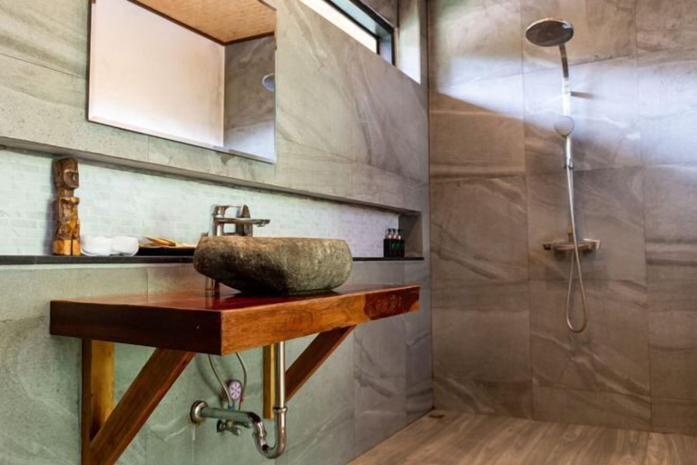 Bathroom 4, Long Beach Chalet, Ko Lanta