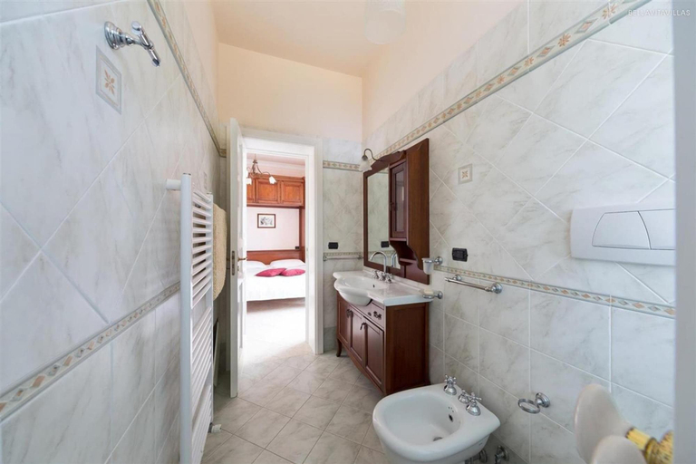 Room 2, 619 La Ripostiera in Castro, Lecce