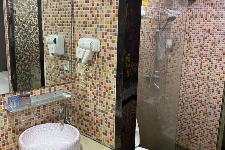Bathroom, Zhongwu Hotel, Shanghai