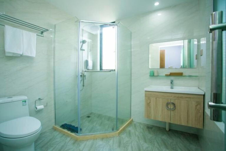 Bathroom 3, Wushe Hotel, Zhoushan