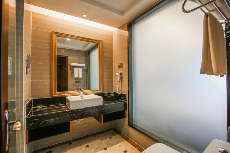 Bathroom 3, Vienna International Hotel (Mount Emei Crystal Plaza Hotel), Leshan