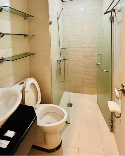 Bathroom 3, Henry's Newport, Pasay City