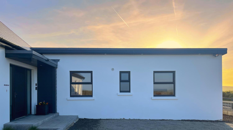 Exterior & Views 4, An Sean Teach