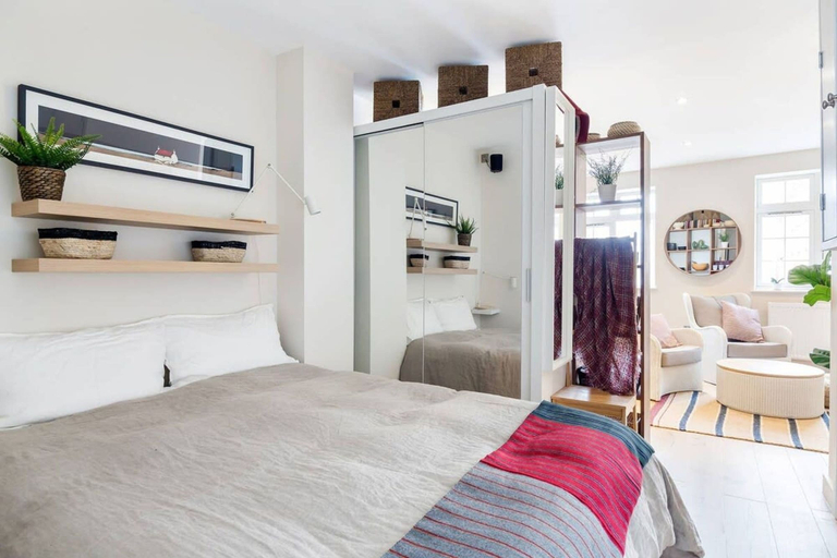 Bedroom 3, Luxury Studio in Heart of Richmond, London