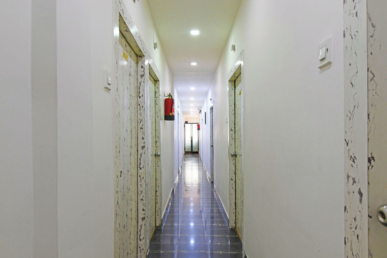 Lobby 5, Fabhotel Demattrie Budget, Kolkata