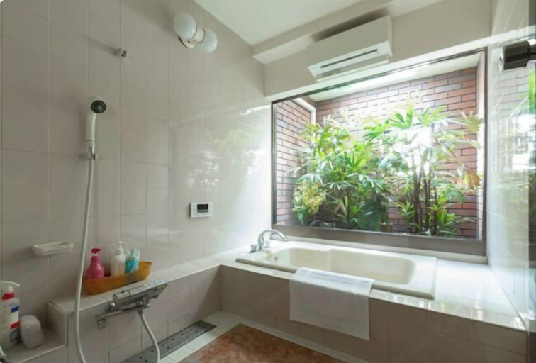 Room 4, Osaka Tamatsukuri, Osaka