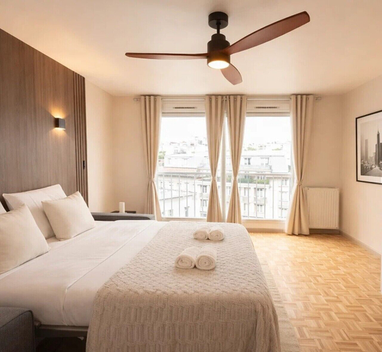 Bedroom 2, 1551 Convention, Paris