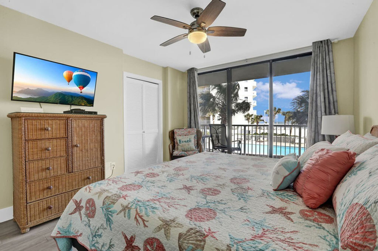 Room 5, Seaside Beach Racquet 4210- Beachfront Pools 2 Bedrooms 2 Baths, Baldwin