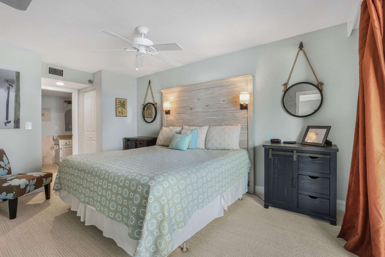 Room 2, Phoenix I 1112-11th Floor Splash pad Beachfront 2 Bedrooms 2 Baths, Baldwin