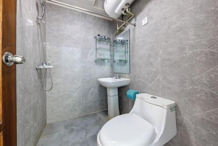 Bathroom 4, Caiyun Jiayuan (Nanping Street Old Street Kunming), Kunming