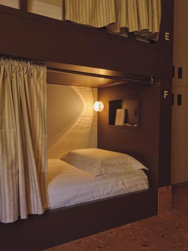 Bedroom 2, Noosa Heads Halse Lodge, Noosa - Noosa-Noosaville