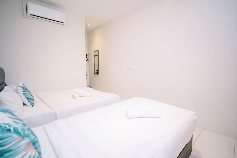 Bedroom 3, Swing & Pillows @ Penang Road, Georgetown Penang, Penang Island