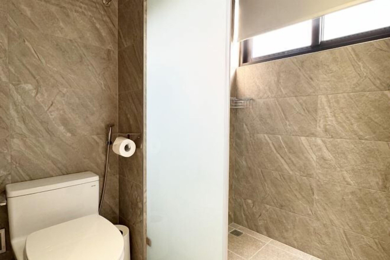 Bathroom 3, Fengjia Joie de Inn, Taichung