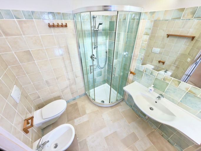 Bathroom shower 5, Residence with swimming pool in Santa Margherita di Pula, Cagliari