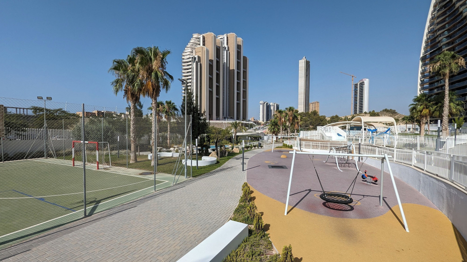 Children's activities 2, Sunset Wawes Apartment Tower 2, Alicante