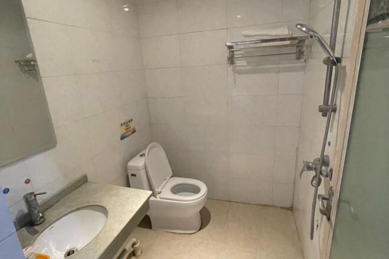 Bathroom 3, Jingxi Wanji Hotel, Baise