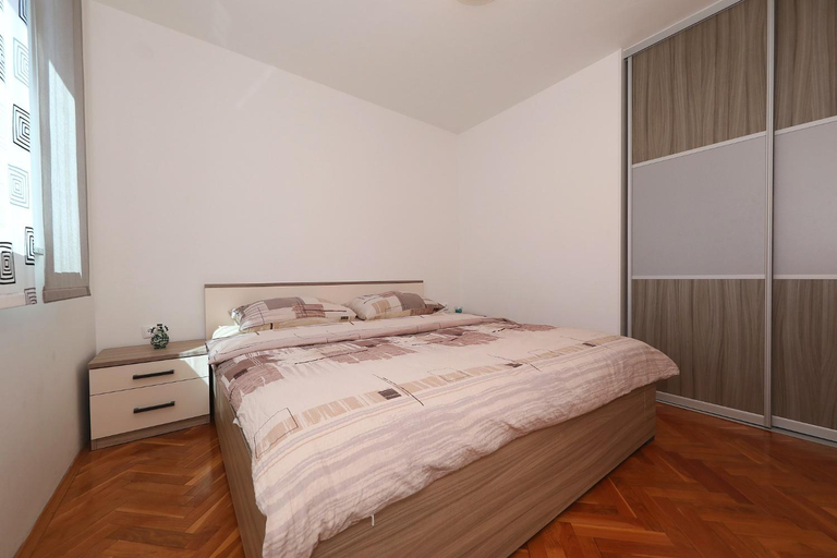 Bedroom 5, Apartment Dora, Preko