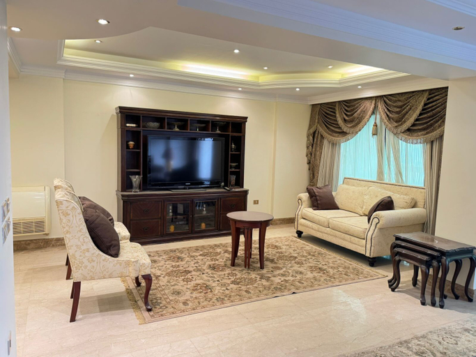 Living area 5, 4 Bedrooms Apt. Zamalek-Mynt Hospitality, New Cairo City
