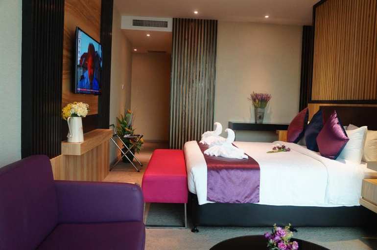 Bedroom 3, Greens Hotel & Suites Bintulu, Bintulu