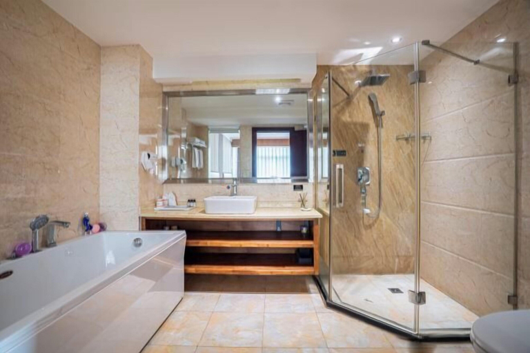 Bathroom, Yaju Hotel, Pu'er