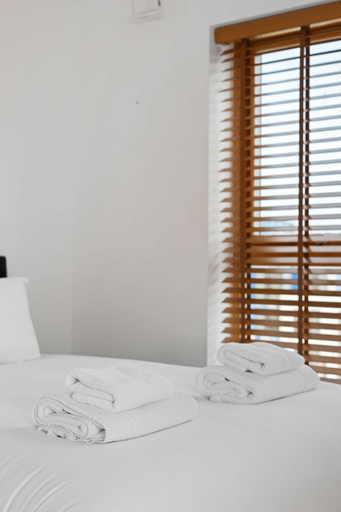 Room 3, Brighton Getaway - Modern Apartment With Balcony, Brighton and Hove