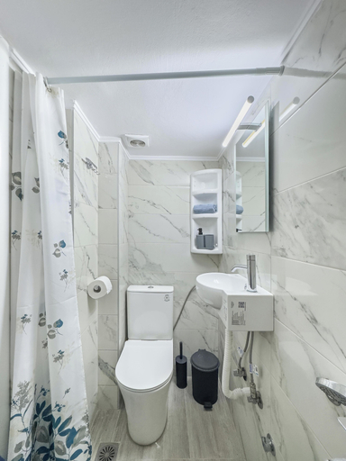 Room 3, Modern Urban Escape in Harilaou Thessaloniki, Central Macedonia