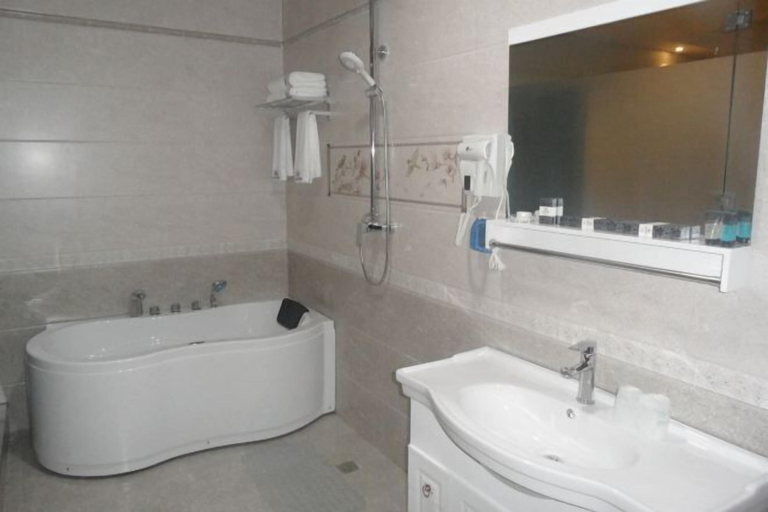 Bathroom 2, Wanda Motel, Heihe