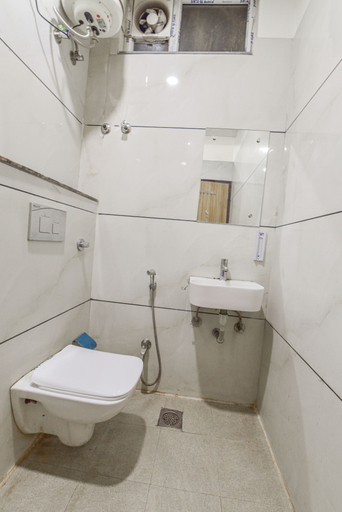 Bathroom 4, Hotel Oxus, Jaipur