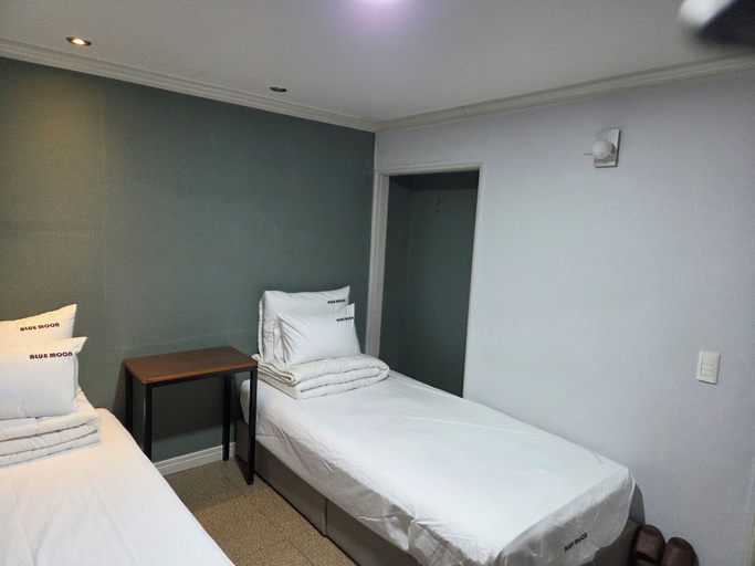 Bedroom 4, Gwangan Beach Blue Moon Motel, Suyeong