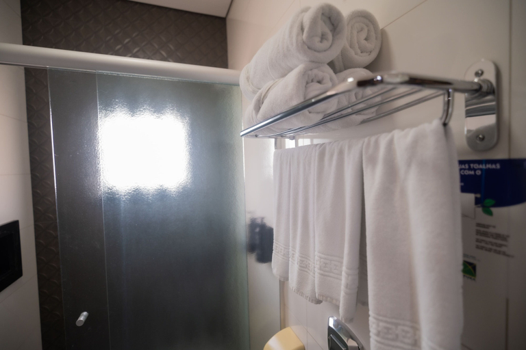 Bathroom 5, Hotel Opuka, Tapurah