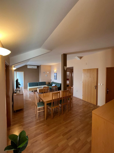 Others 5, villa Sunce, Podgora