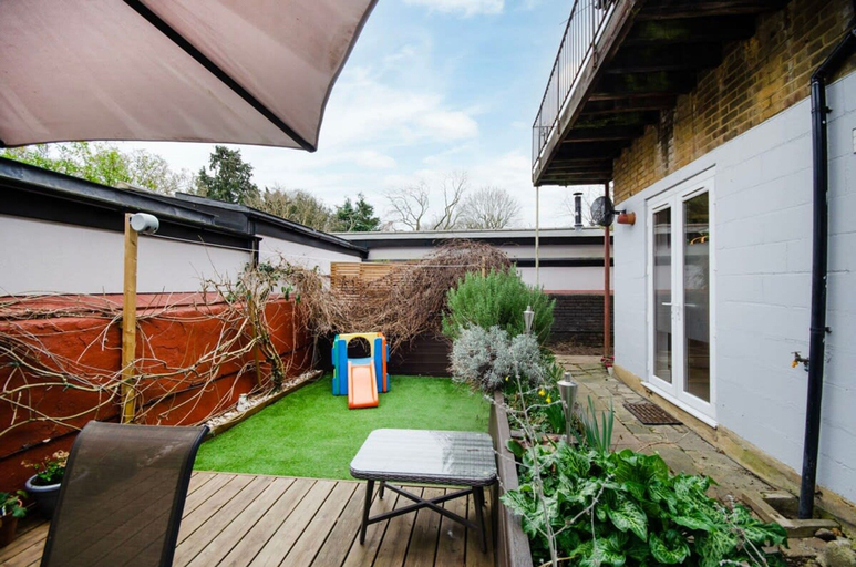 Room 3, Charming Ground Floor Flat in Twickenham, London