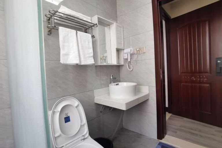 Bathroom 3, Liya Business Hotel, Taizhou